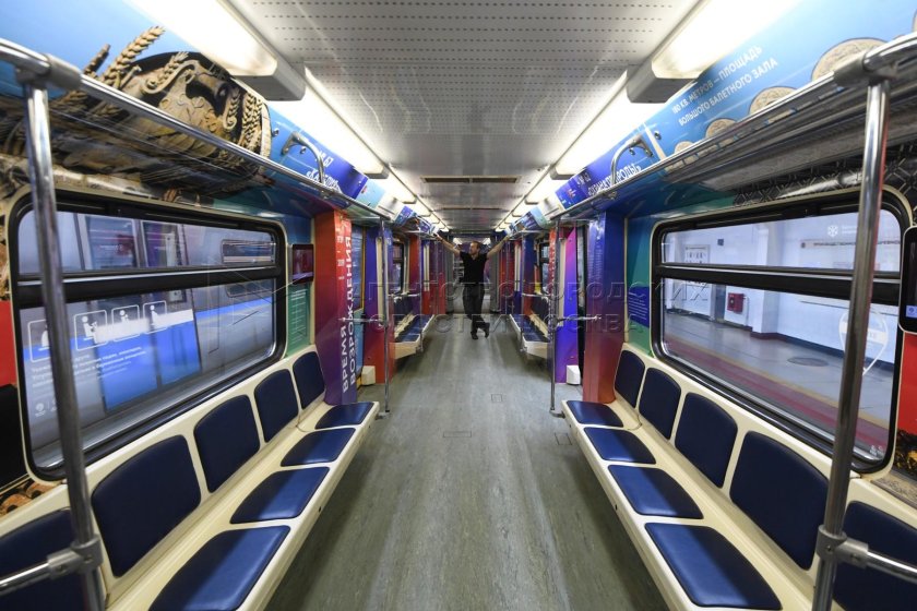 Поезд на ВДНХ