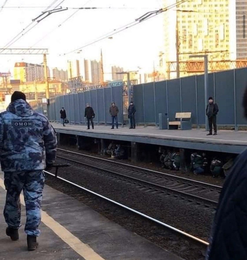 ОМОН В метро
