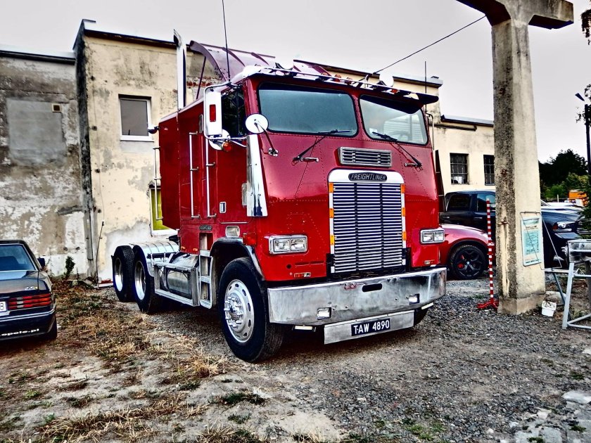 Грузовик freightliner Fla 9664