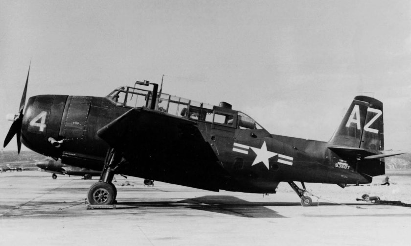 Самолет tbm-3 Эвенджер
