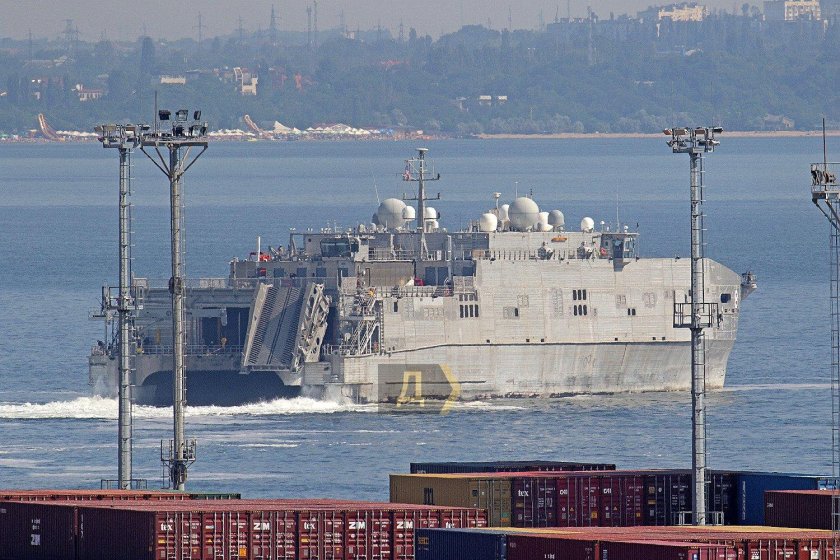 Корабль USNS Yuma