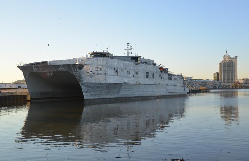 Десантный катамаран