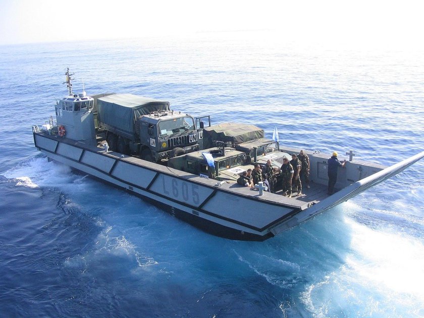 Десантный катер Дюгонь