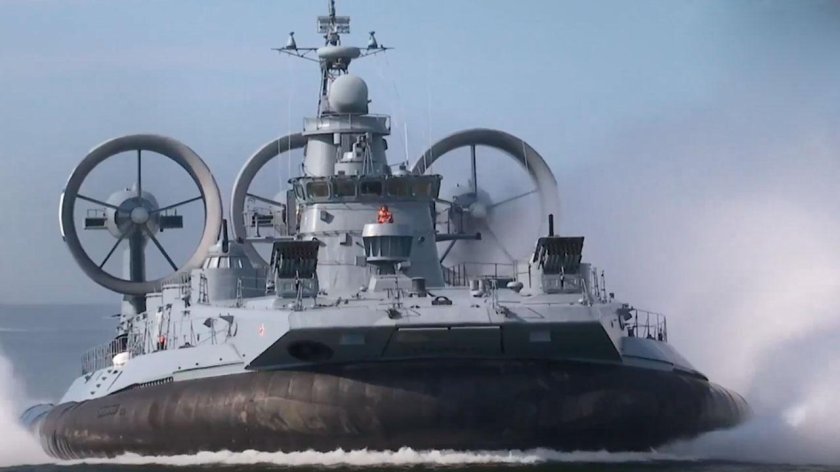 Корабль на воздушной подушке Мордовия десантный