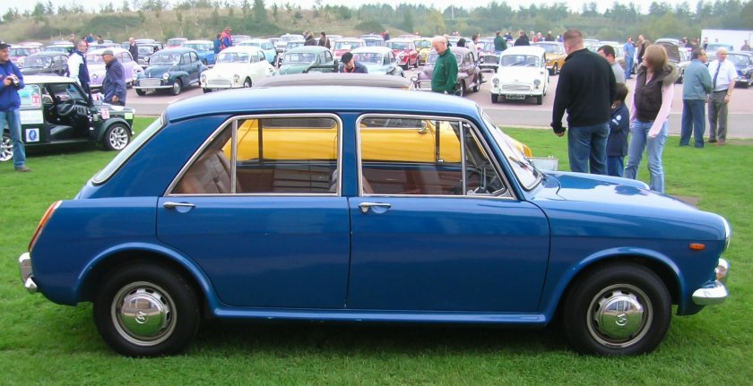 Morris 1300