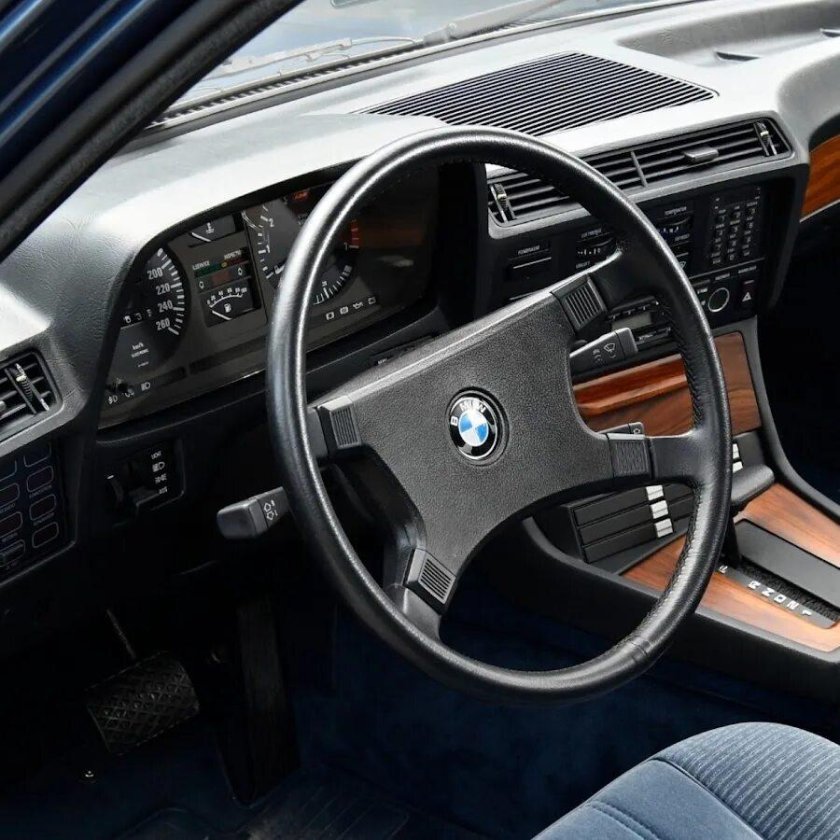 BMW e23 745i