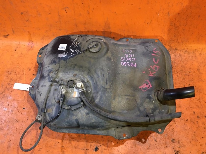 Тойота Гайя бензобак