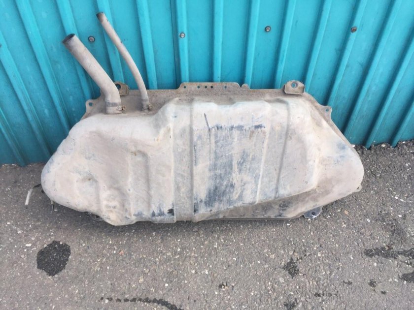 Toyota Platz топливный бак