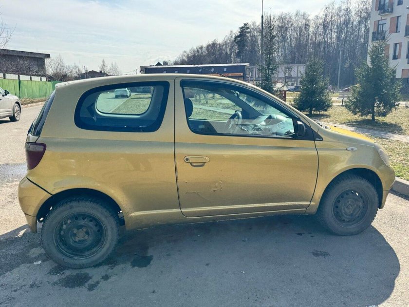 Toyota yaris 2001