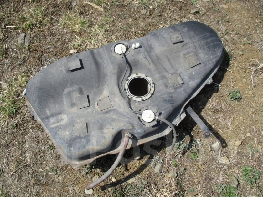 Топливный бак в Тойота опа конструкции