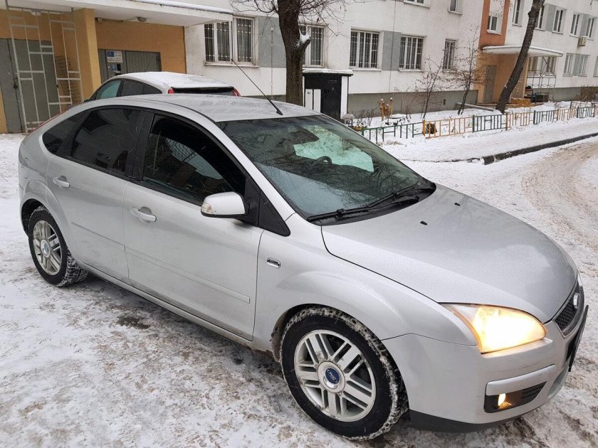 Ford Focus 2 хетчбэк серебристый