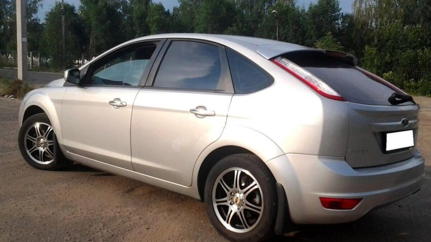 Ford Focus 2 хетчбэк серебристый