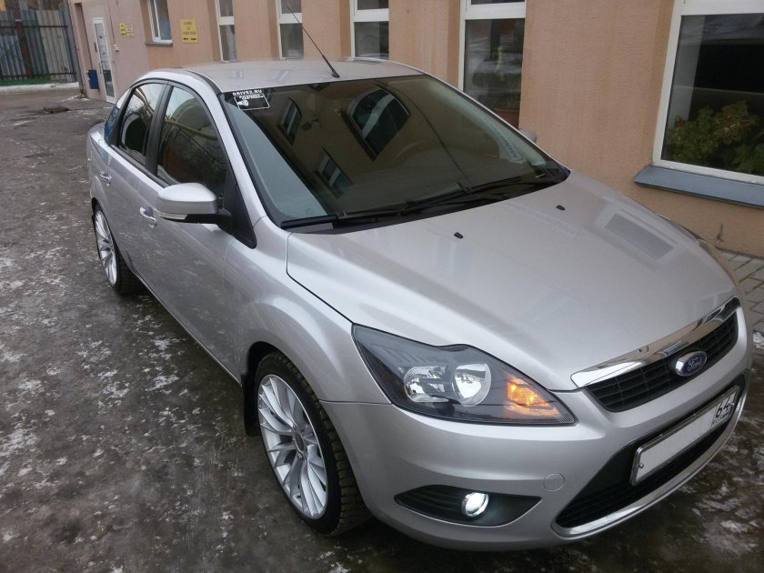 Ford Focus 2 серебристый