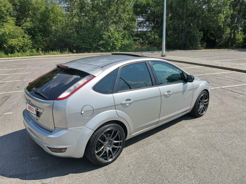 Ford focus 2 хетчбэк серебристый