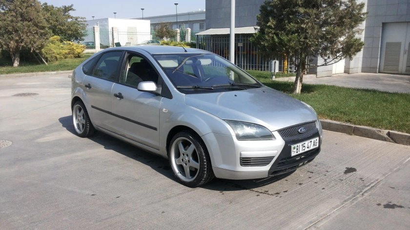 Ford Focus 2 хэтчбек серебристый