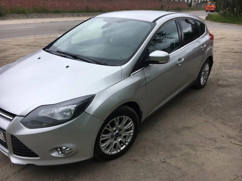 Фокус 3 хэтчбек серебристый