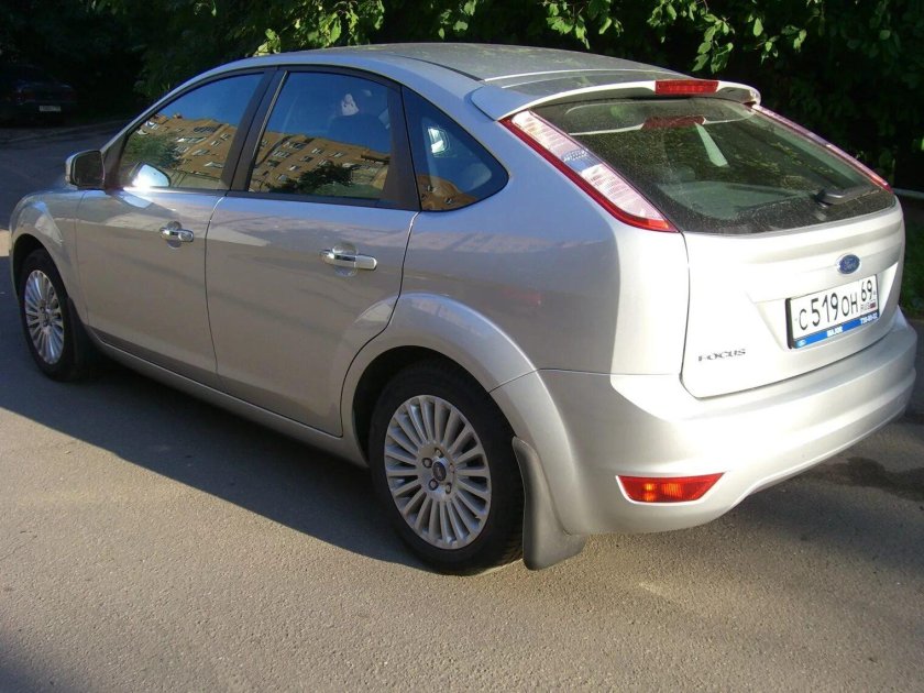 Ford Focus 2 хетчбэк серебристый