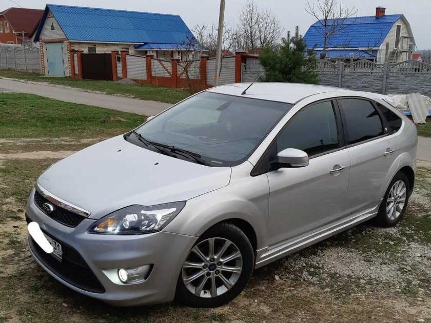 Ford Focus 2 хетчбэк серебристый