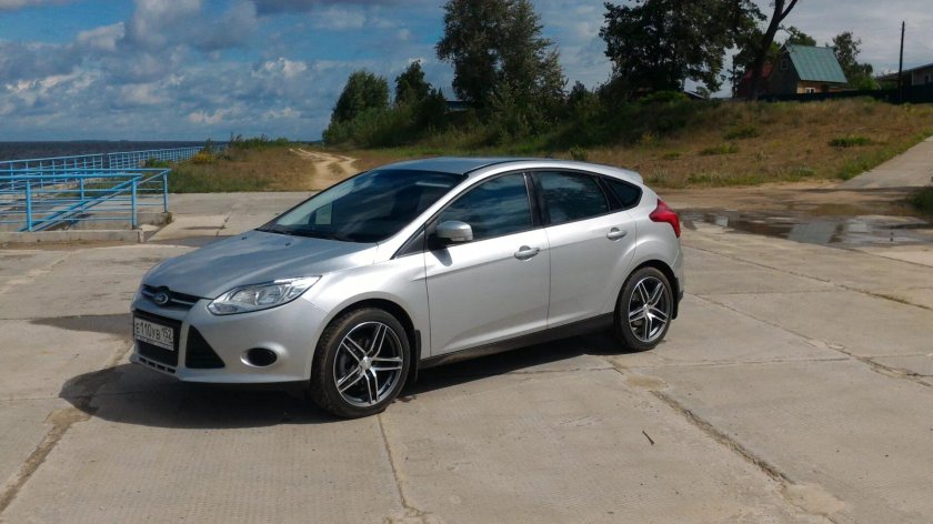 Форд фокус 3 хэтчбек серебристый
