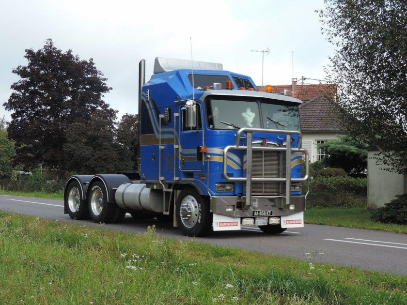 Kenworth k100