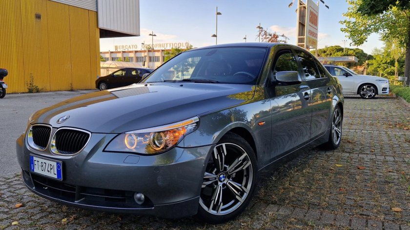 БМВ 5 525 седан