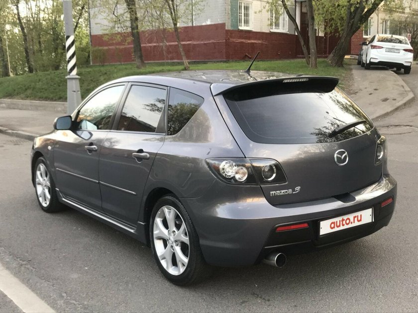 Мазда 3 за 400000₽