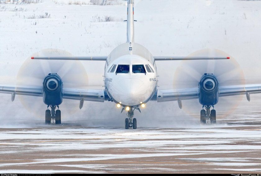 Самолет ил-114-300