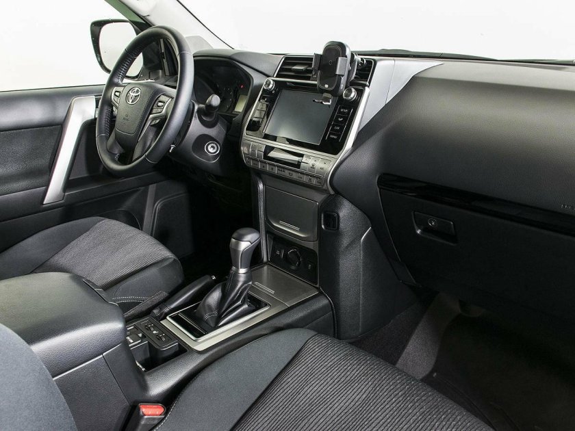 Toyota Land Cruiser Prado 150 Interior