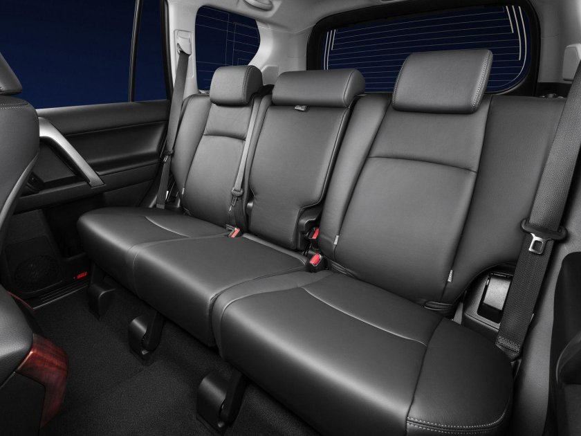 Toyota Land Cruiser Prado салон сзади