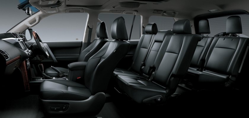 Тойота ленд Крузер Прадо 2022 салон