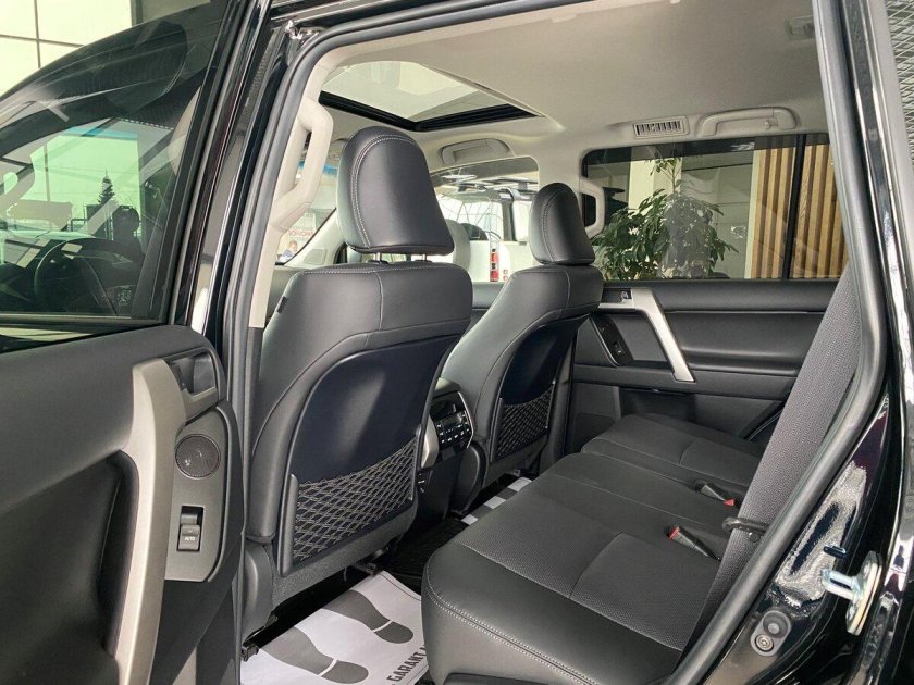 Toyota Land Cruiser Prado салон сзади