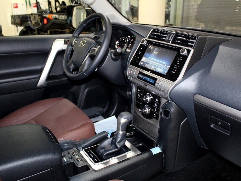 Toyota Land Cruiser Prado 2021 Interior
