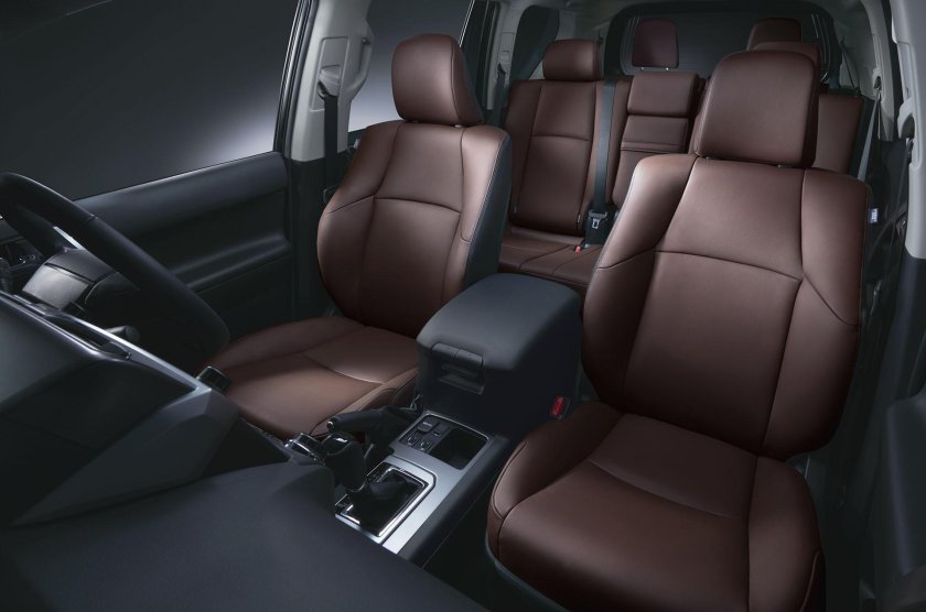 Toyota Land Cruiser Prado 150 интерьер