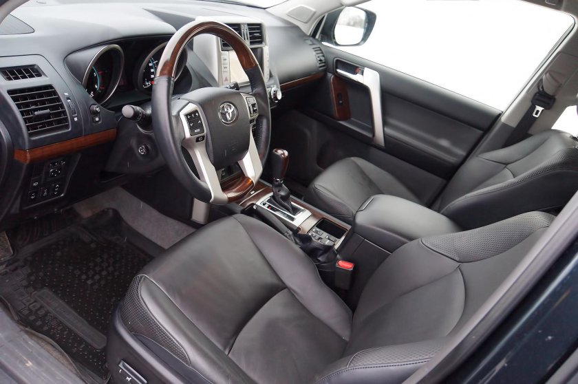 Toyota Prado 150 салон