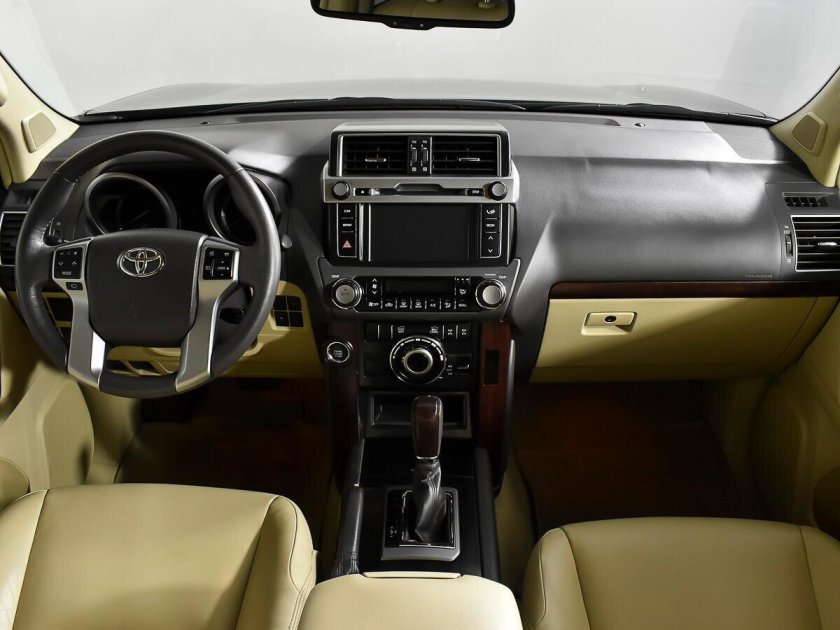 Toyota Land Cruiser Prado 2015 салон