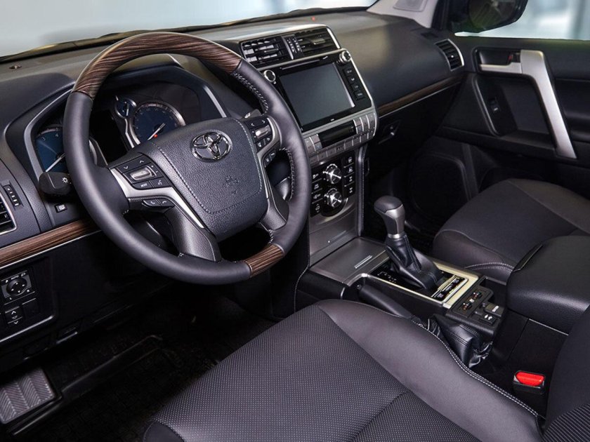 Новый ленд Крузер 150 салон