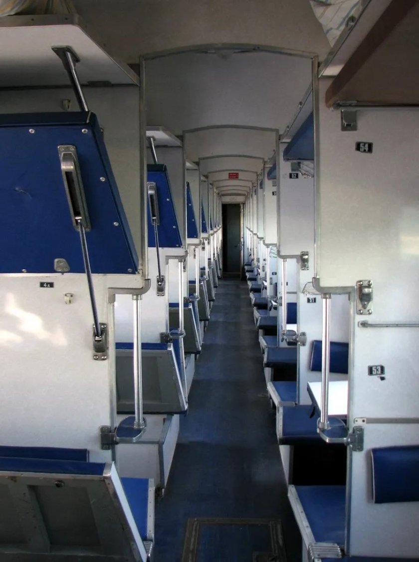 Нефирменный вагон плацкарт