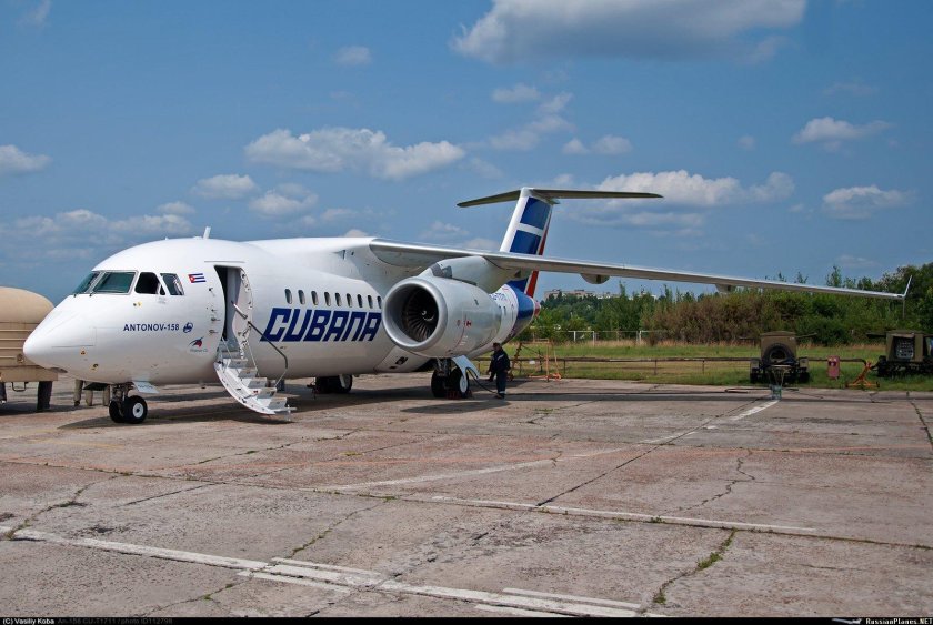 Самолет АН 158