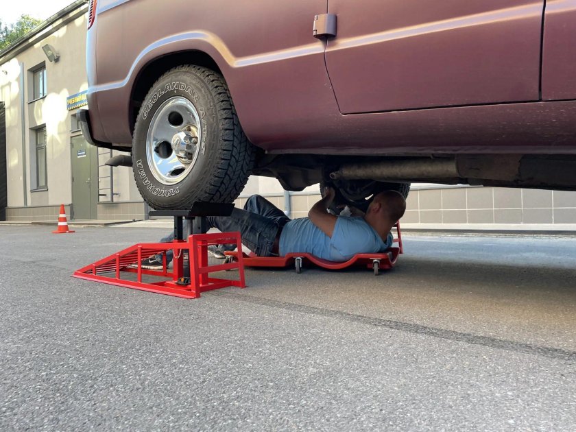 Рампа автомобильная с домкратом