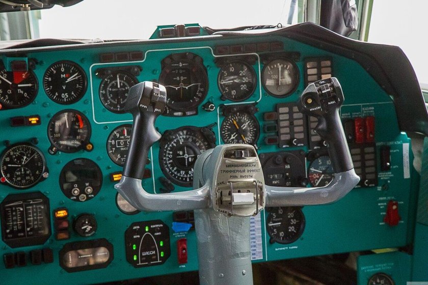 Ту 160 кабина