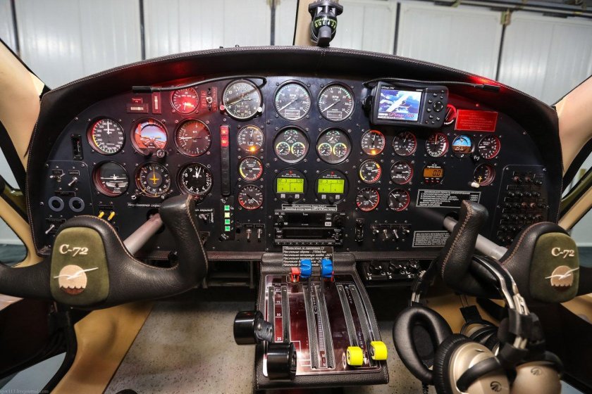 Панель приборов легкомоторного самолета