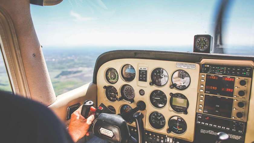 Cessna 172 кабина пилота