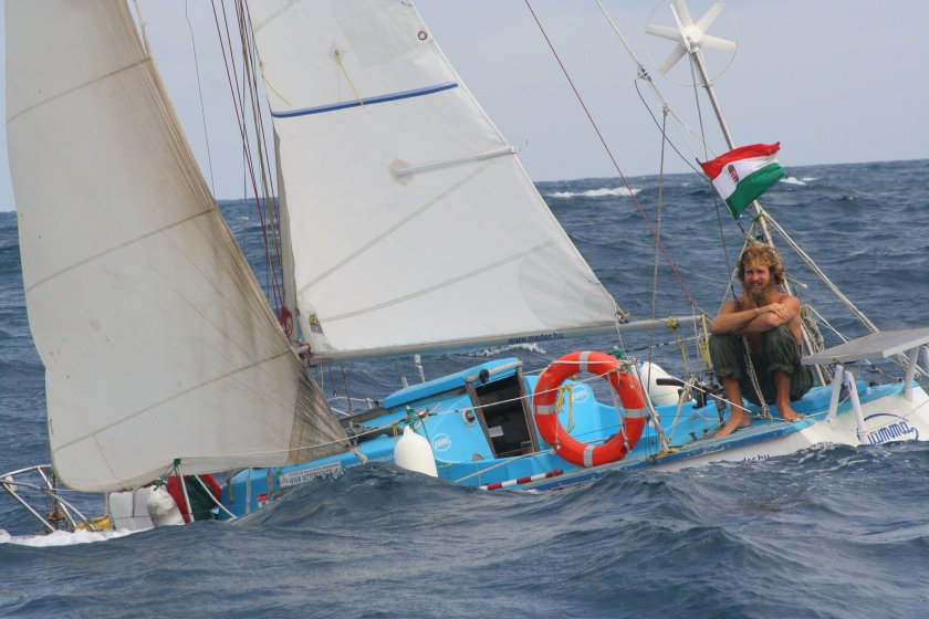 Парусная яхта Конюхова