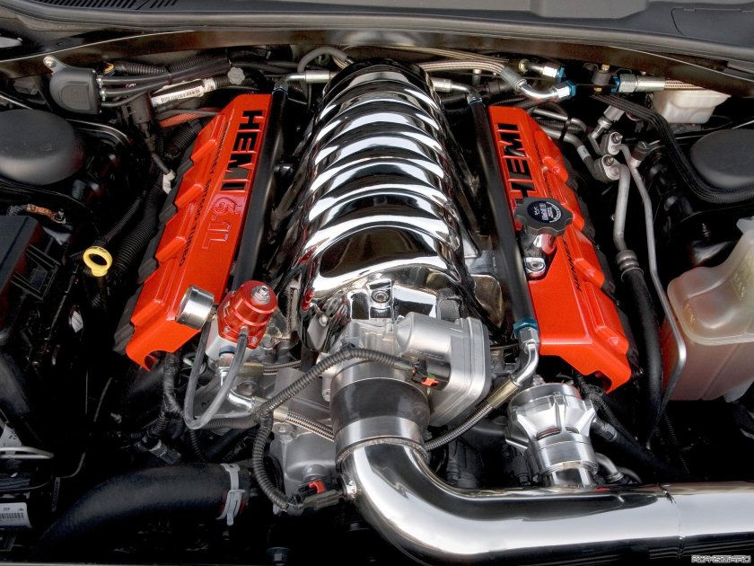 V8 двигатель dodge Challenger