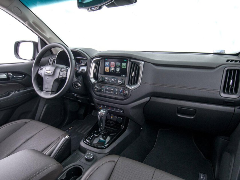 Chevrolet trailblazer салон