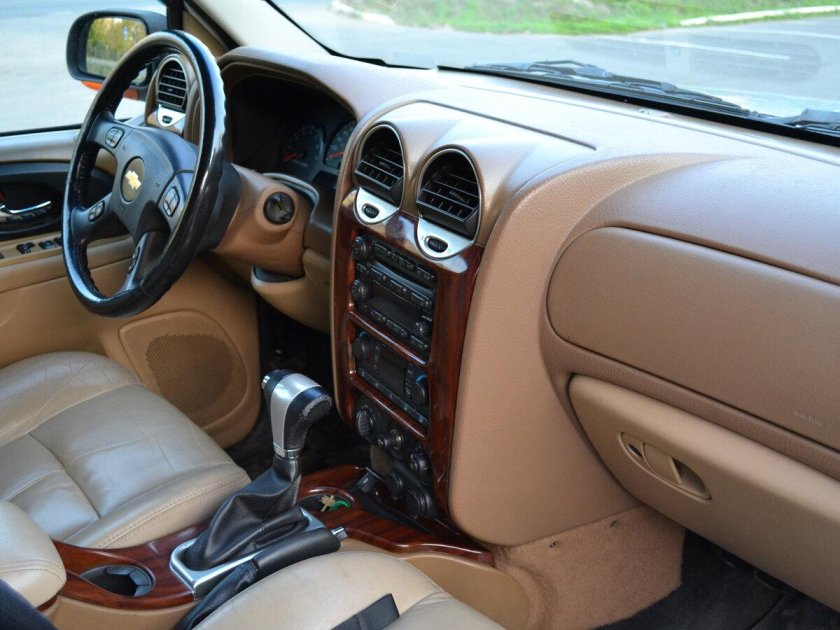 Chevrolet trailblazer 2005 салон