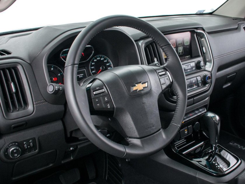 Chevrolet trailblazer салон