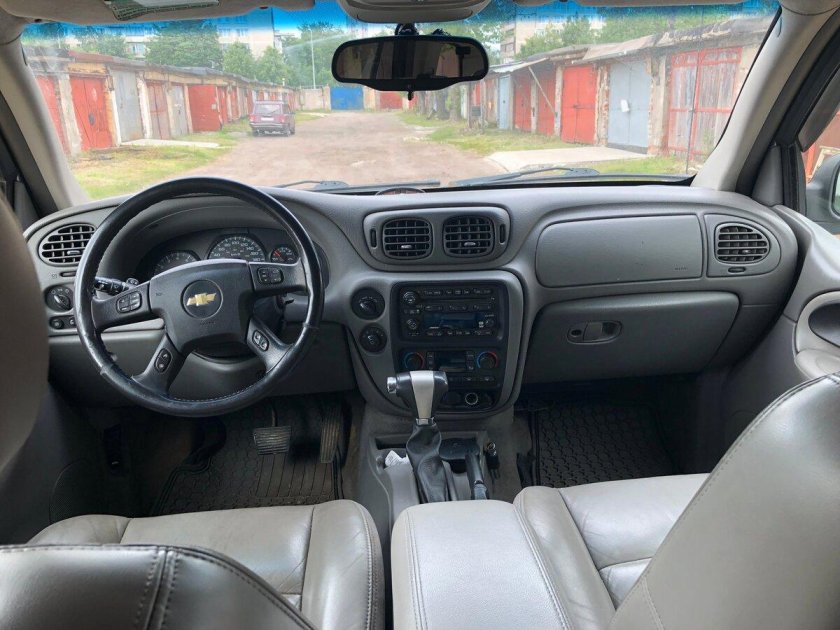 Chevrolet trailblazer 2005 салон