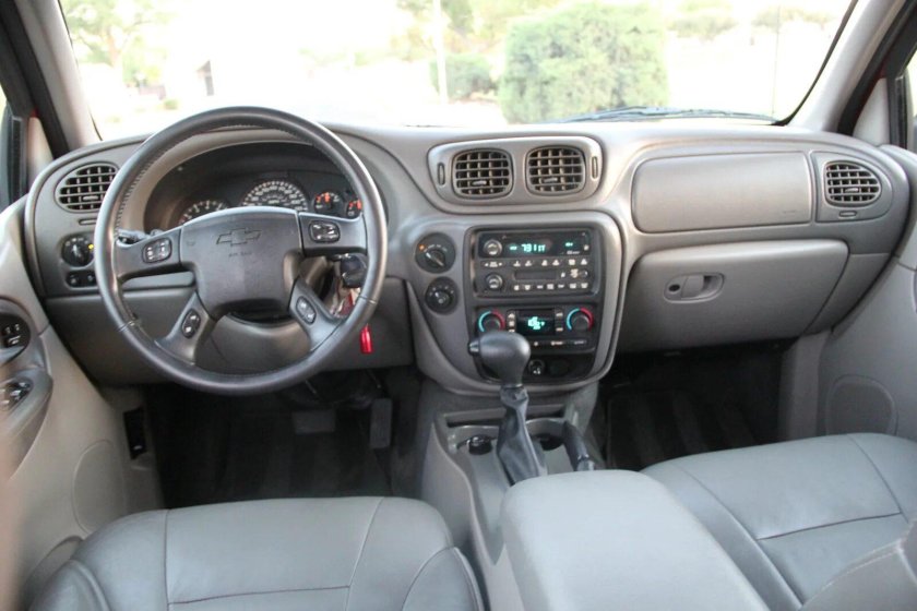 Chevrolet trailblazer 2005 салон