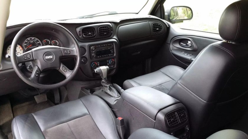 Chevrolet trailblazer 2005 салон